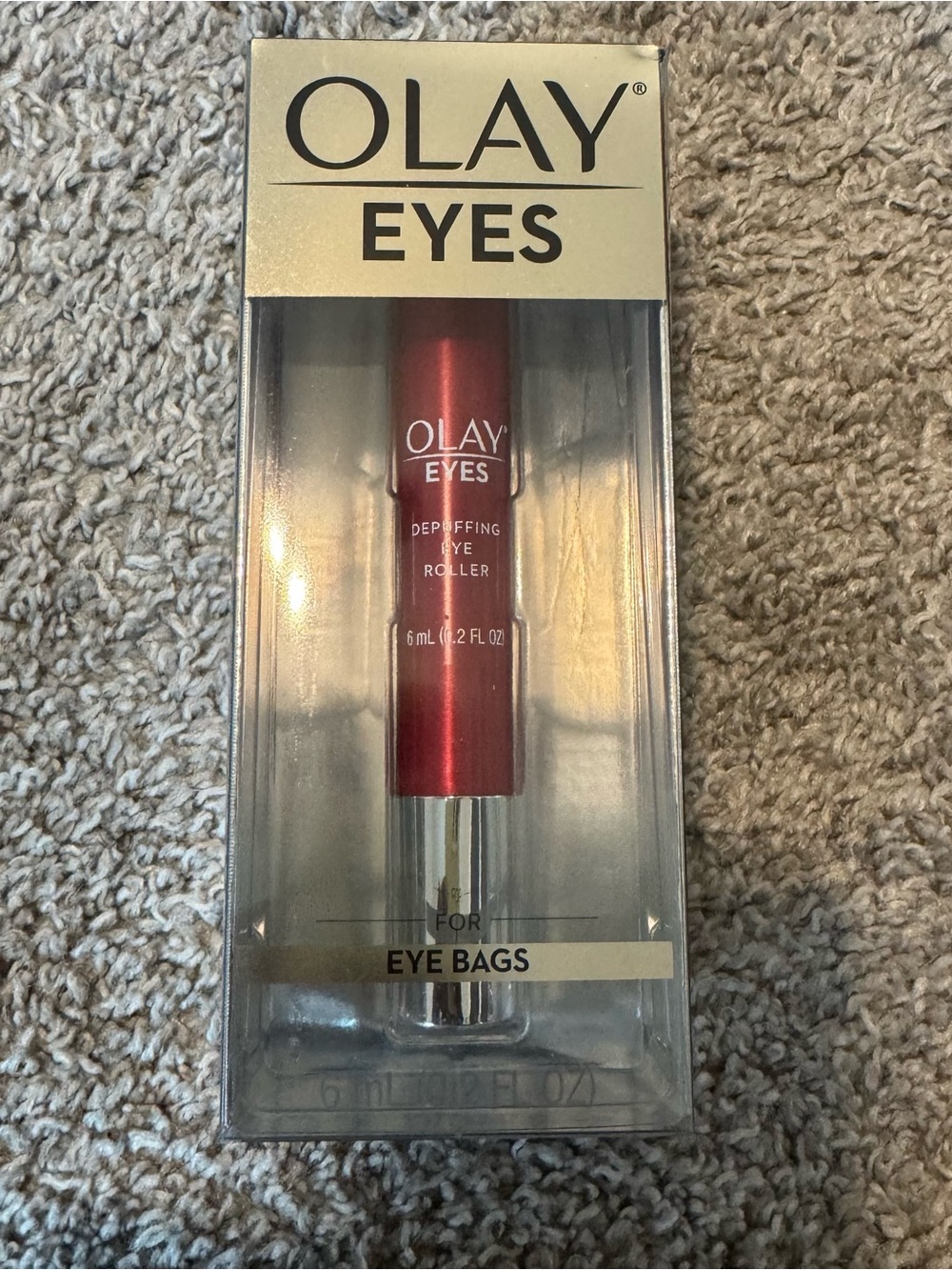 OLAY Eyes Depuffing Eye Roller - Red